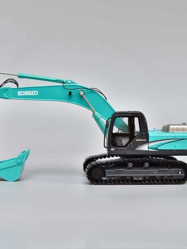 KOBELCO SK330 Сплавный экскаватор Модель 1/50 Масштаб Металлическая коллекционная украшение игрушка