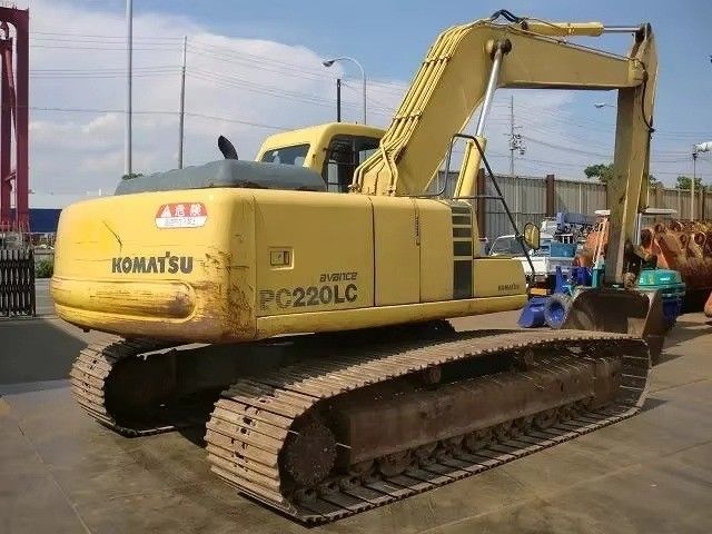 Использованный экскаватор Komatsu PC200-6 с отремонтированным двигателем Cummins для строительной добычи