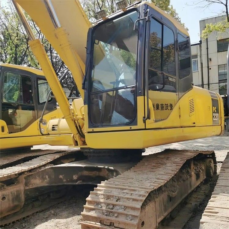 Использованный экскаватор Komatsu PC200-6 с отремонтированным двигателем Cummins для строительной добычи