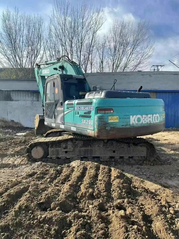 Использованный экскаватор Kobelco SK200-8 для продажи - надежный и эффективный