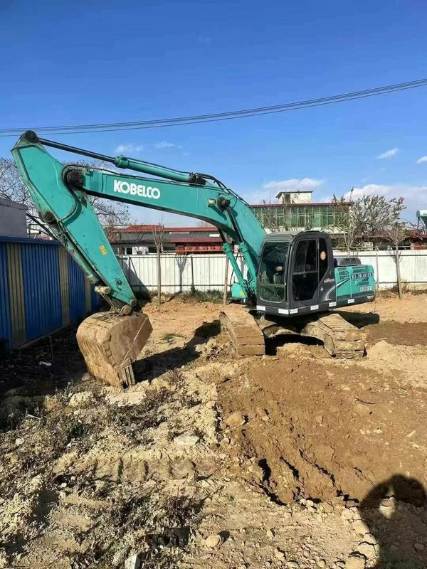 Использованный экскаватор Kobelco SK200-8 для продажи - надежный и эффективный