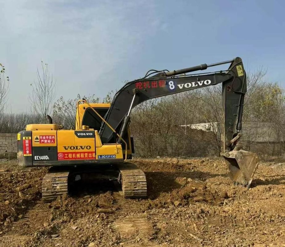 Использованный экскаватор Volvo EC140 в отличном состоянии, готов к быстрому мировому отправлению.