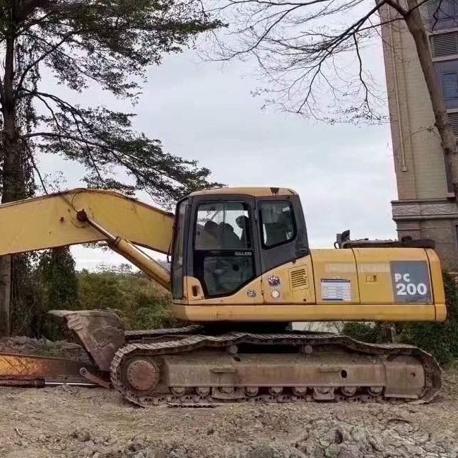 Мощный эксплуатируемый экскаватор Komatsu PC200-7 с 18 м длинной рукой для тяжелого строительства