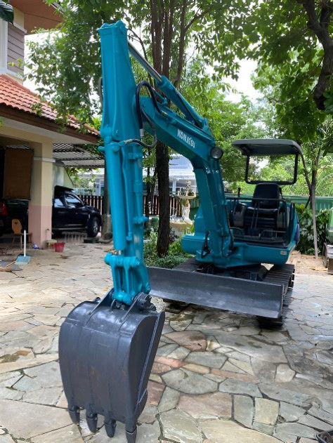Хорошо ухоженный использованный мини-экскаватор Komatsu PC30-7 сертифицированный по стандарту ISO для строительства и ландшафта