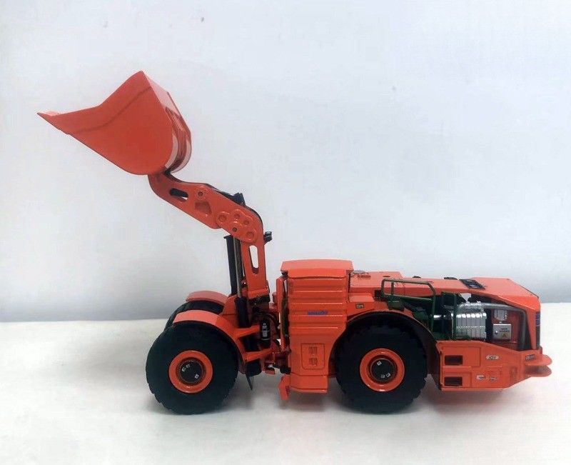 Komatsu WX220H 1:50 Гибридный подземный погрузчик Сплавный машиностроитель