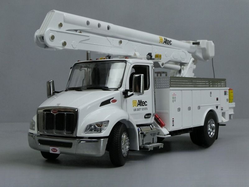 1/32 Peterbilt 536 с Altec AA55 Платформа воздушной работы DM модель 71105