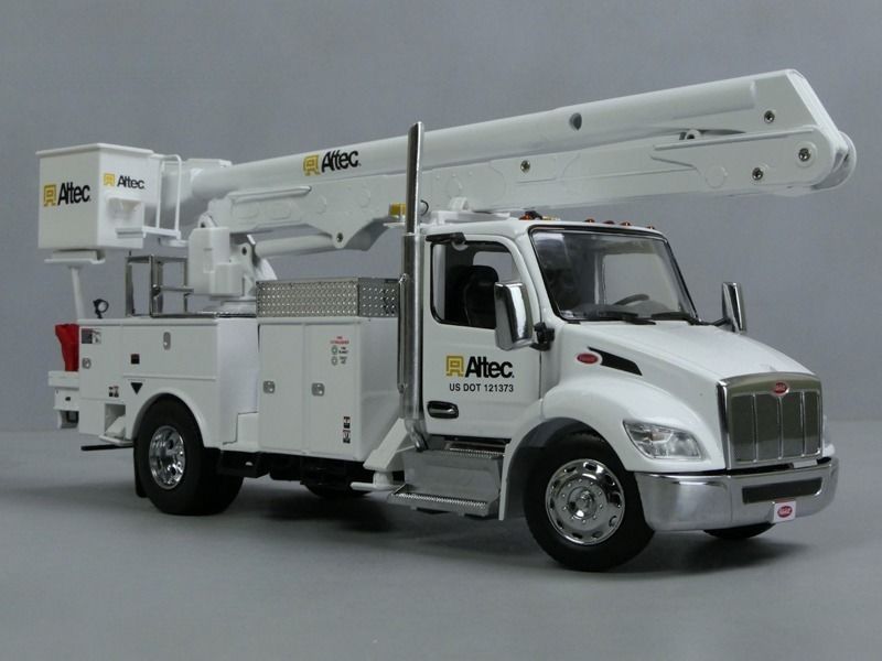 1/32 Peterbilt 536 с Altec AA55 Платформа воздушной работы DM модель 71105