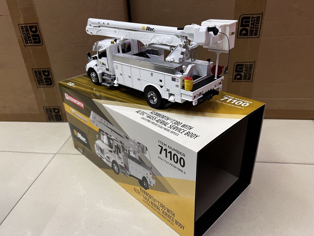 DM 1/32 Kenworth T380 Воздушная рабочая платформа Грузовик Сплав строительного транспортного средства модели 71100