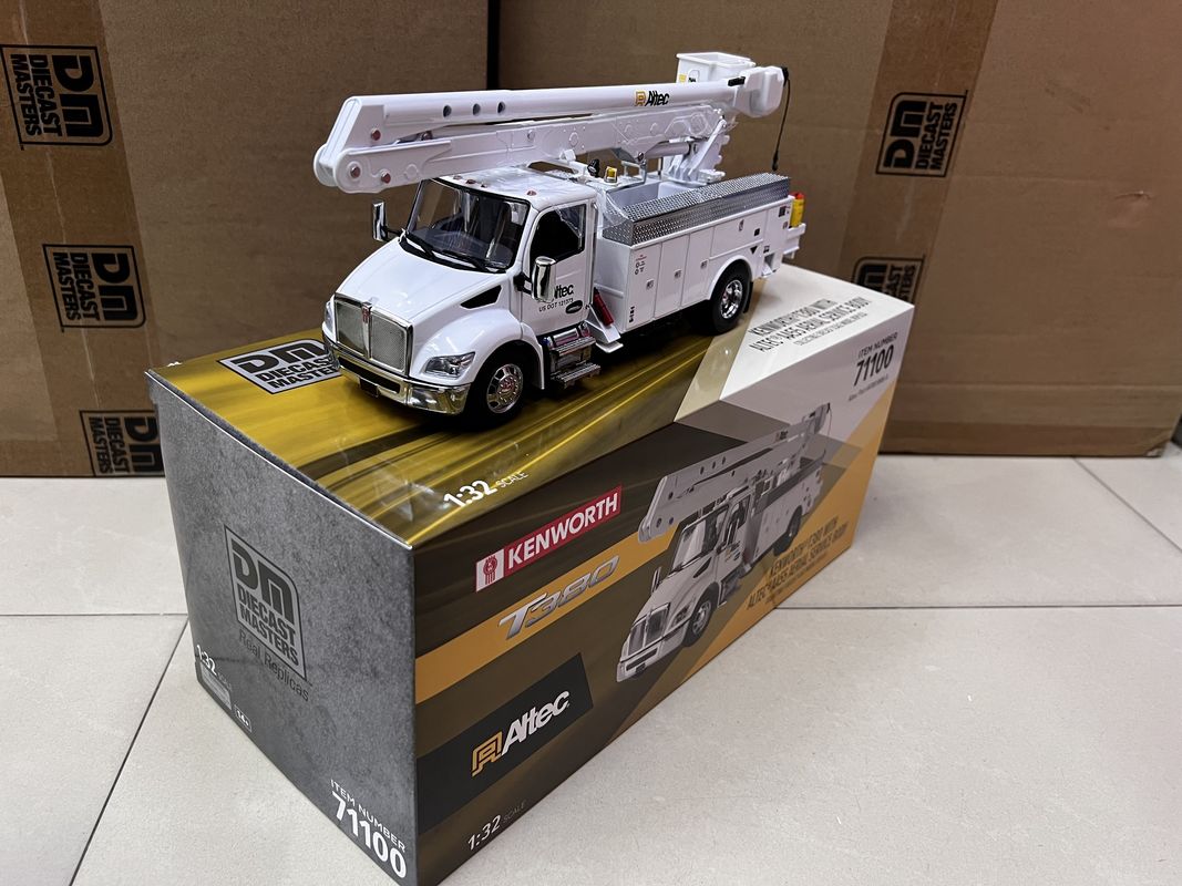 DM 1/32 Kenworth T380 Воздушная рабочая платформа Грузовик Сплав строительного транспортного средства модели 71100