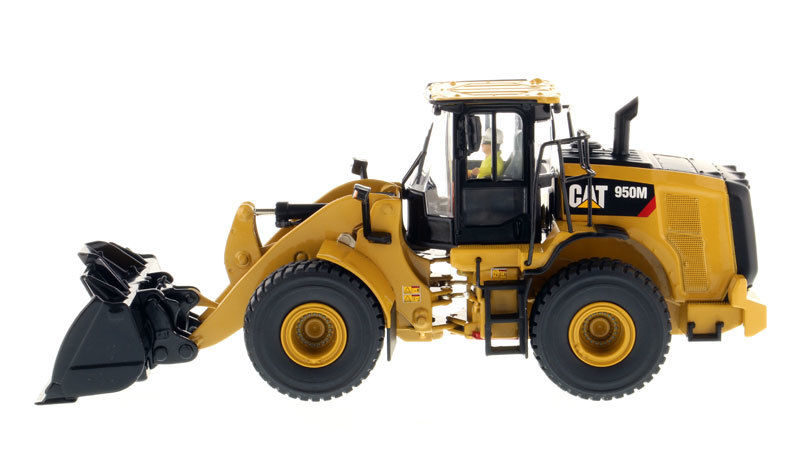 Diecast Masters DM CAT 950M Wheel Loader 1:50 Scale Diecast Engineering Model 85914