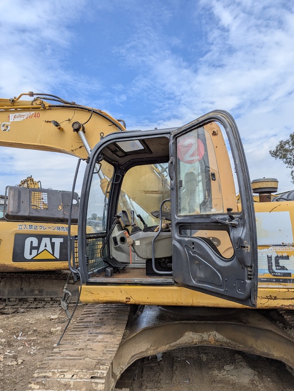 Использованный гусеничный экскаватор Liugong 922E класса 22 тонны с высоким крутящим моментом и хорошим техническим обслуживанием для тяжелого строительства