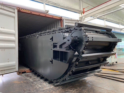 Изготовленный на заказ понтонный поплавок для экскаватора-амфибии для дноуглубления рек, озер и болот, поставщик ходовой части багги