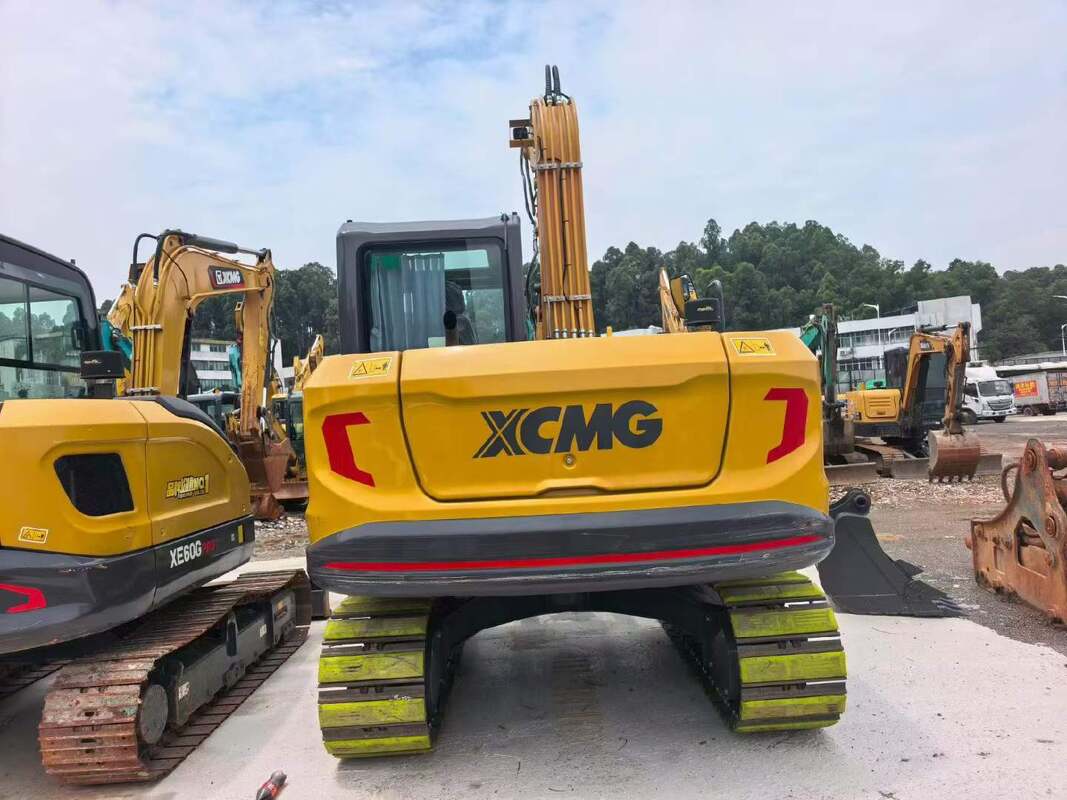 98% Новый экскаватор XCMG XE75G с резиновой подкладкой